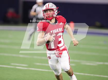 Thumbnail 2 in Glen Rose vs. Pleasant Grove (UIL 4A Area Playoff) photogallery.