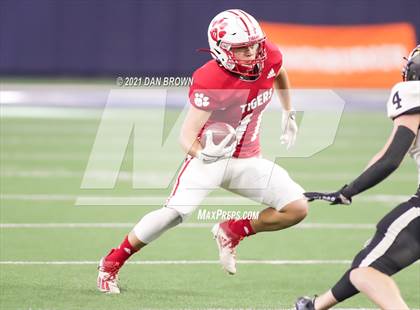 Thumbnail 2 in Glen Rose vs. Pleasant Grove (UIL 4A Area Playoff) photogallery.
