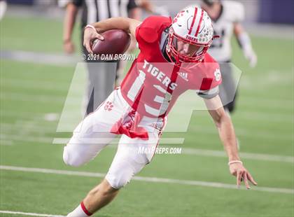 Thumbnail 2 in Glen Rose vs. Pleasant Grove (UIL 4A Area Playoff) photogallery.