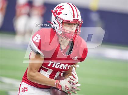 Thumbnail 3 in Glen Rose vs. Pleasant Grove (UIL 4A Area Playoff) photogallery.