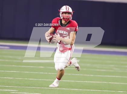 Thumbnail 1 in Glen Rose vs. Pleasant Grove (UIL 4A Area Playoff) photogallery.