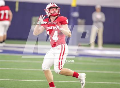 Thumbnail 1 in Glen Rose vs. Pleasant Grove (UIL 4A Area Playoff) photogallery.