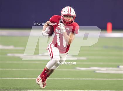 Thumbnail 3 in Glen Rose vs. Pleasant Grove (UIL 4A Area Playoff) photogallery.