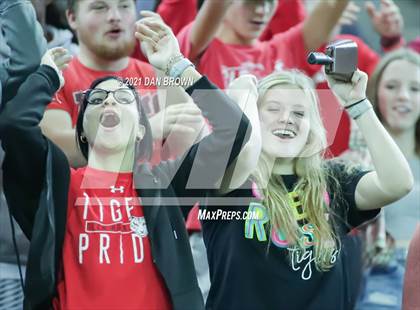 Thumbnail 1 in Glen Rose vs. Pleasant Grove (UIL 4A Area Playoff) photogallery.