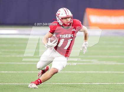 Thumbnail 3 in Glen Rose vs. Pleasant Grove (UIL 4A Area Playoff) photogallery.