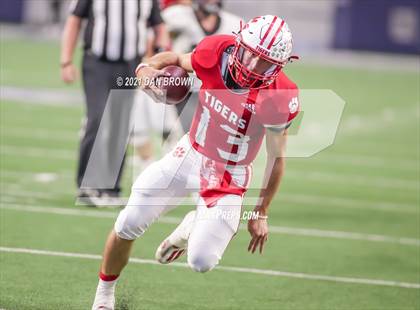 Thumbnail 3 in Glen Rose vs. Pleasant Grove (UIL 4A Area Playoff) photogallery.