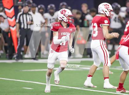 Thumbnail 2 in Glen Rose vs. Pleasant Grove (UIL 4A Area Playoff) photogallery.