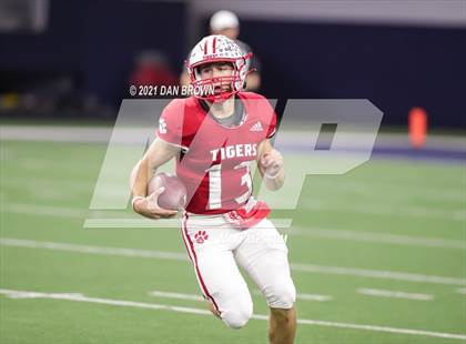 Thumbnail 1 in Glen Rose vs. Pleasant Grove (UIL 4A Area Playoff) photogallery.