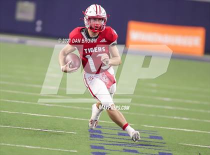 Thumbnail 1 in Glen Rose vs. Pleasant Grove (UIL 4A Area Playoff) photogallery.