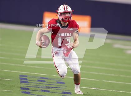 Thumbnail 3 in Glen Rose vs. Pleasant Grove (UIL 4A Area Playoff) photogallery.