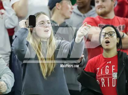 Thumbnail 1 in Glen Rose vs. Pleasant Grove (UIL 4A Area Playoff) photogallery.