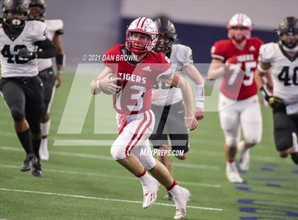 Thumbnail 3 in Glen Rose vs. Pleasant Grove (UIL 4A Area Playoff) photogallery.