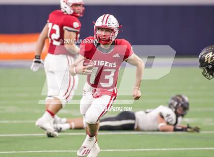 Thumbnail 1 in Glen Rose vs. Pleasant Grove (UIL 4A Area Playoff) photogallery.