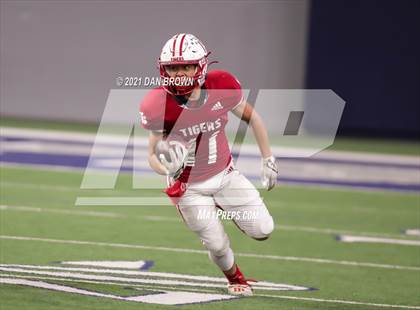 Thumbnail 3 in Glen Rose vs. Pleasant Grove (UIL 4A Area Playoff) photogallery.