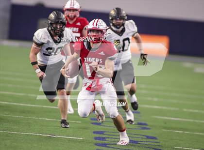 Thumbnail 3 in Glen Rose vs. Pleasant Grove (UIL 4A Area Playoff) photogallery.