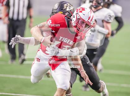 Thumbnail 2 in Glen Rose vs. Pleasant Grove (UIL 4A Area Playoff) photogallery.