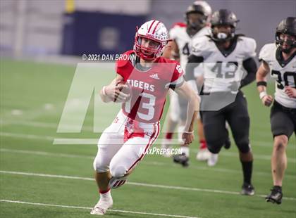 Thumbnail 2 in Glen Rose vs. Pleasant Grove (UIL 4A Area Playoff) photogallery.