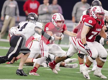 Thumbnail 3 in Glen Rose vs. Pleasant Grove (UIL 4A Area Playoff) photogallery.