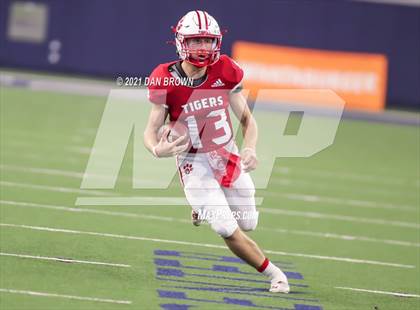 Thumbnail 2 in Glen Rose vs. Pleasant Grove (UIL 4A Area Playoff) photogallery.