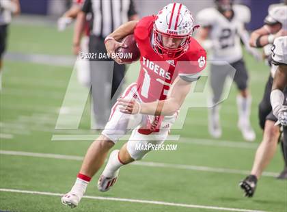 Thumbnail 1 in Glen Rose vs. Pleasant Grove (UIL 4A Area Playoff) photogallery.