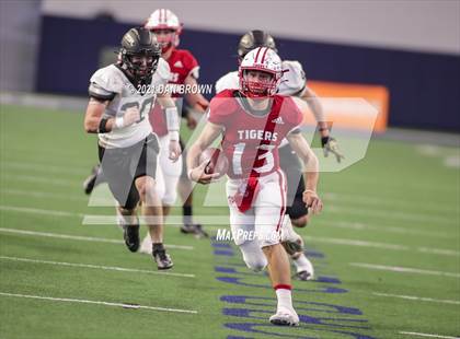 Thumbnail 2 in Glen Rose vs. Pleasant Grove (UIL 4A Area Playoff) photogallery.