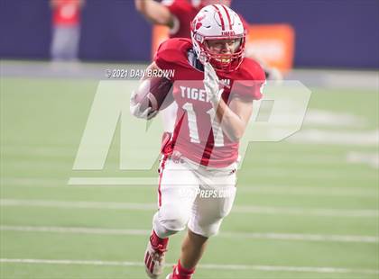 Thumbnail 3 in Glen Rose vs. Pleasant Grove (UIL 4A Area Playoff) photogallery.