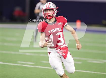 Thumbnail 1 in Glen Rose vs. Pleasant Grove (UIL 4A Area Playoff) photogallery.