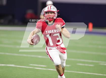 Thumbnail 2 in Glen Rose vs. Pleasant Grove (UIL 4A Area Playoff) photogallery.