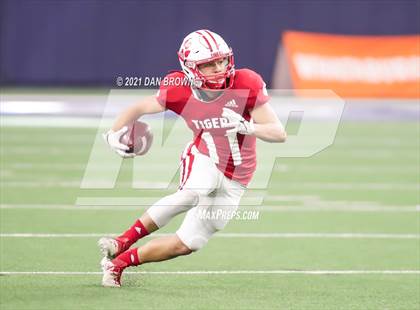Thumbnail 2 in Glen Rose vs. Pleasant Grove (UIL 4A Area Playoff) photogallery.