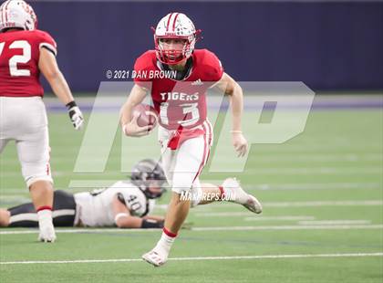 Thumbnail 2 in Glen Rose vs. Pleasant Grove (UIL 4A Area Playoff) photogallery.