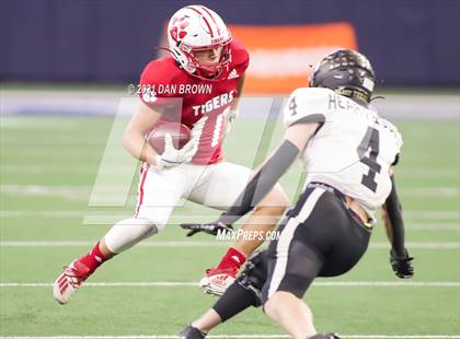 Thumbnail 3 in Glen Rose vs. Pleasant Grove (UIL 4A Area Playoff) photogallery.