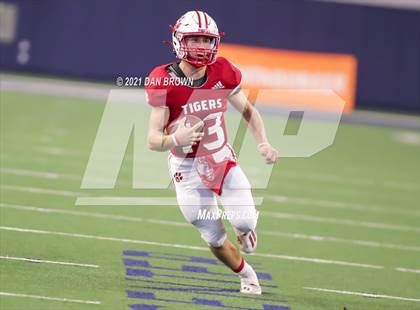 Thumbnail 3 in Glen Rose vs. Pleasant Grove (UIL 4A Area Playoff) photogallery.