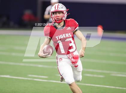 Thumbnail 3 in Glen Rose vs. Pleasant Grove (UIL 4A Area Playoff) photogallery.