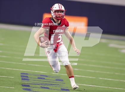 Thumbnail 2 in Glen Rose vs. Pleasant Grove (UIL 4A Area Playoff) photogallery.