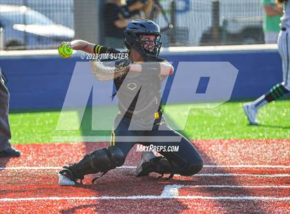 Thumbnail 3 in Burnet vs Liberty (UIL 4A Reg III Semifinal) photogallery.