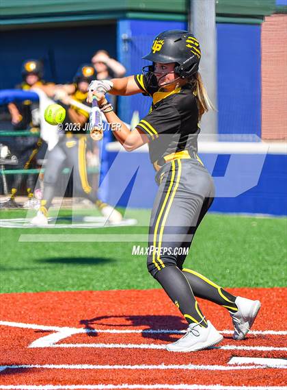 Thumbnail 1 in Burnet vs Liberty (UIL 4A Reg III Semifinal) photogallery.