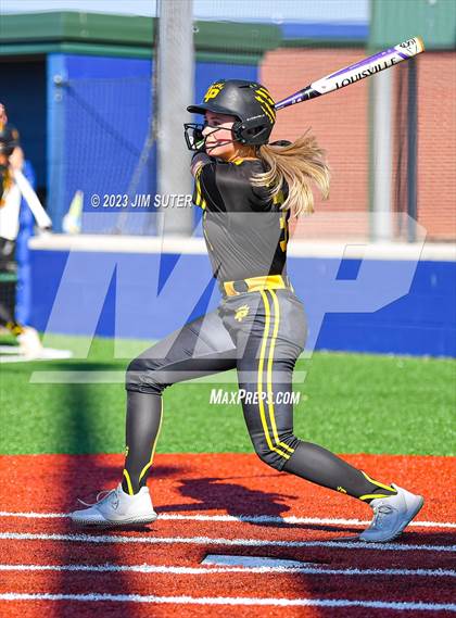 Thumbnail 1 in Burnet vs Liberty (UIL 4A Reg III Semifinal) photogallery.