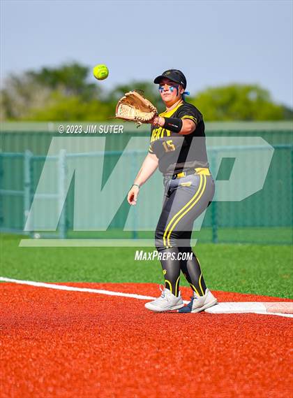 Thumbnail 1 in Burnet vs Liberty (UIL 4A Reg III Semifinal) photogallery.