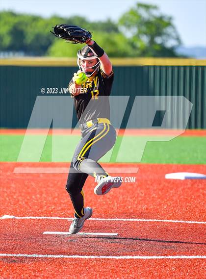 Thumbnail 1 in Burnet vs Liberty (UIL 4A Reg III Semifinal) photogallery.