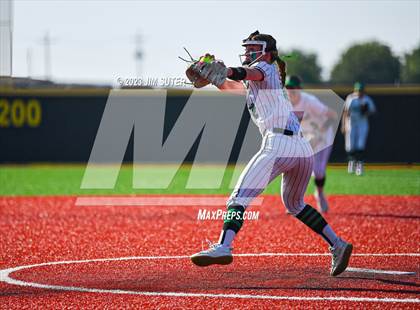 Thumbnail 2 in Burnet vs Liberty (UIL 4A Reg III Semifinal) photogallery.