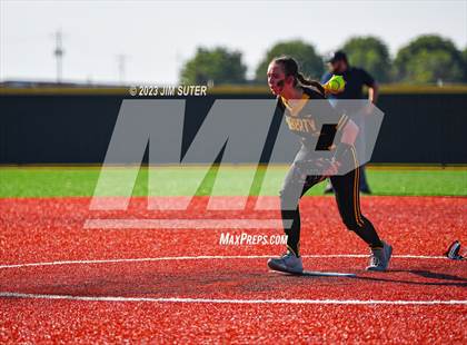 Thumbnail 3 in Burnet vs Liberty (UIL 4A Reg III Semifinal) photogallery.