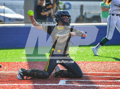 Thumbnail 1 in Burnet vs Liberty (UIL 4A Reg III Semifinal) photogallery.