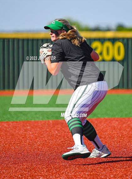 Thumbnail 1 in Burnet vs Liberty (UIL 4A Reg III Semifinal) photogallery.