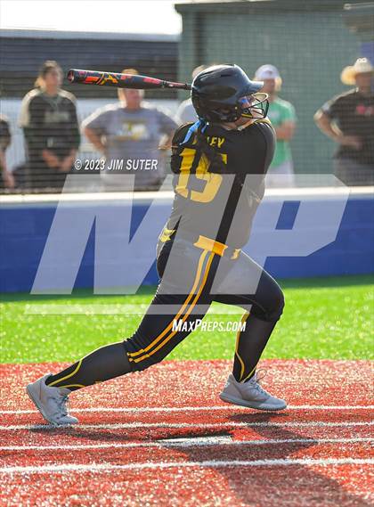 Thumbnail 1 in Burnet vs Liberty (UIL 4A Reg III Semifinal) photogallery.