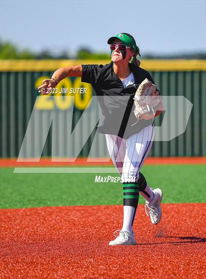 Thumbnail 1 in Burnet vs Liberty (UIL 4A Reg III Semifinal) photogallery.