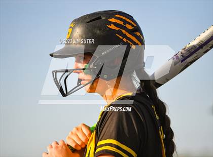 Thumbnail 2 in Burnet vs Liberty (UIL 4A Reg III Semifinal) photogallery.