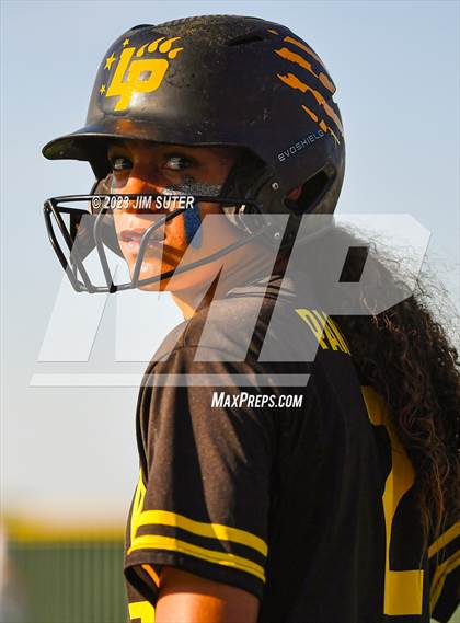 Thumbnail 2 in Burnet vs Liberty (UIL 4A Reg III Semifinal) photogallery.