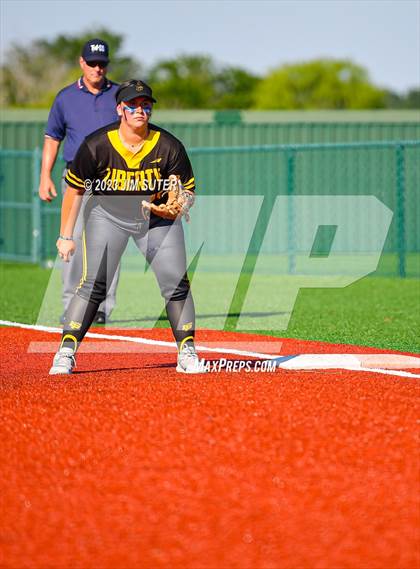 Thumbnail 1 in Burnet vs Liberty (UIL 4A Reg III Semifinal) photogallery.