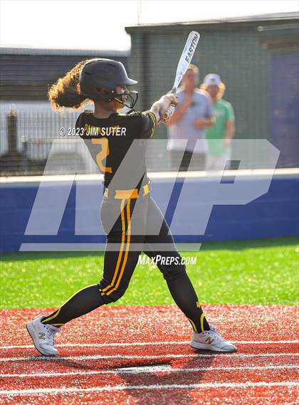 Thumbnail 1 in Burnet vs Liberty (UIL 4A Reg III Semifinal) photogallery.