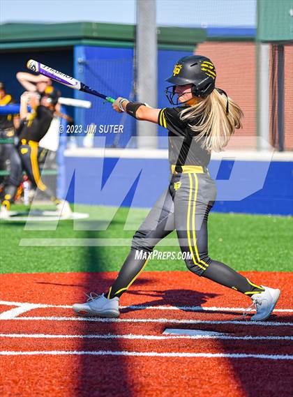 Thumbnail 3 in Burnet vs Liberty (UIL 4A Reg III Semifinal) photogallery.